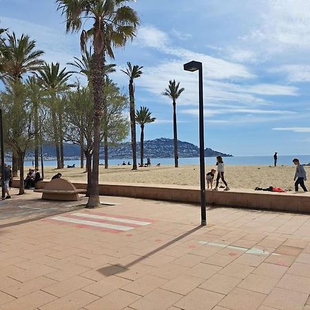Holiday Center Apartamento Vistas Mar, Acceso Directo Playa Y Piscina 罗萨斯 外观 照片