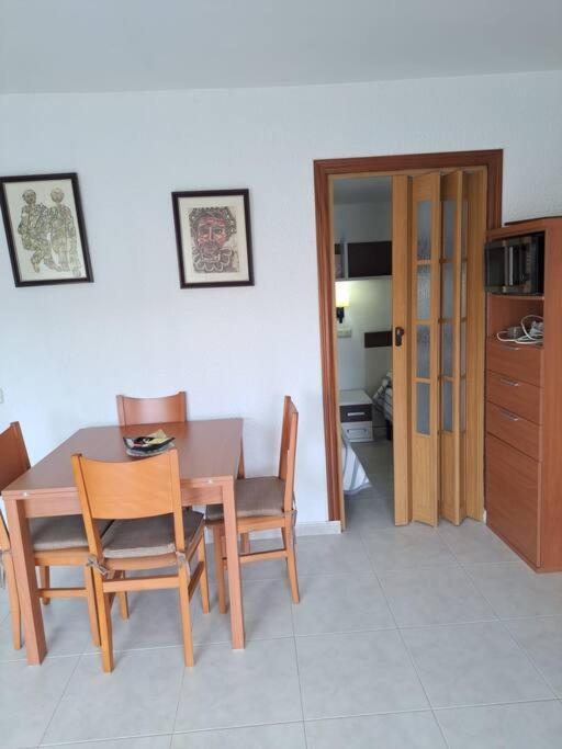 Holiday Center Apartamento Vistas Mar, Acceso Directo Playa Y Piscina 罗萨斯 外观 照片