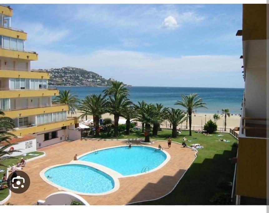 Holiday Center Apartamento Vistas Mar, Acceso Directo Playa Y Piscina 罗萨斯 外观 照片