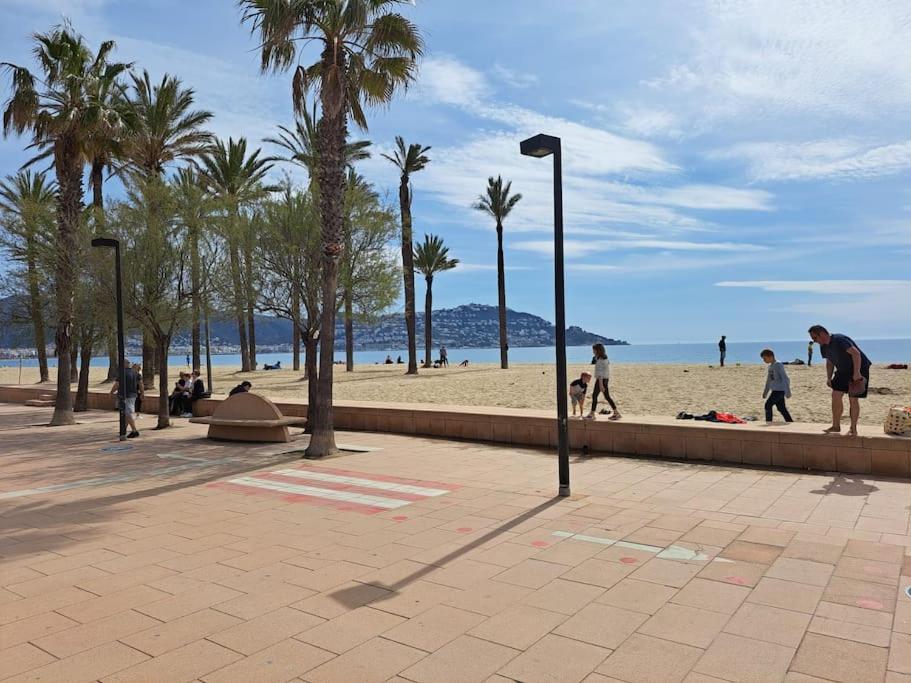 Holiday Center Apartamento Vistas Mar, Acceso Directo Playa Y Piscina 罗萨斯 外观 照片